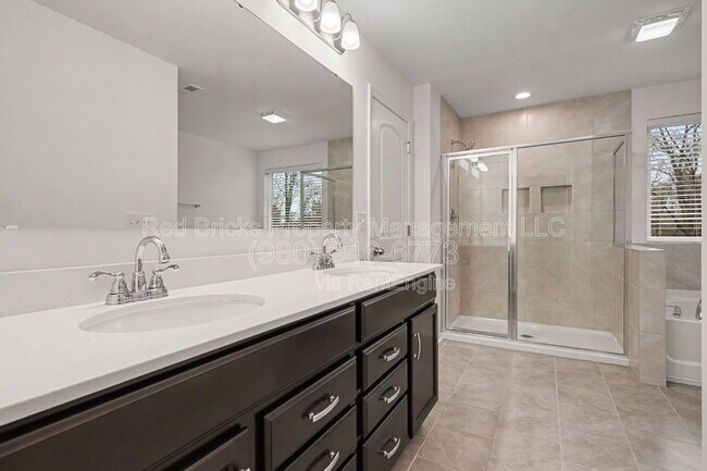 Building Photo - 162 Aspire Cir