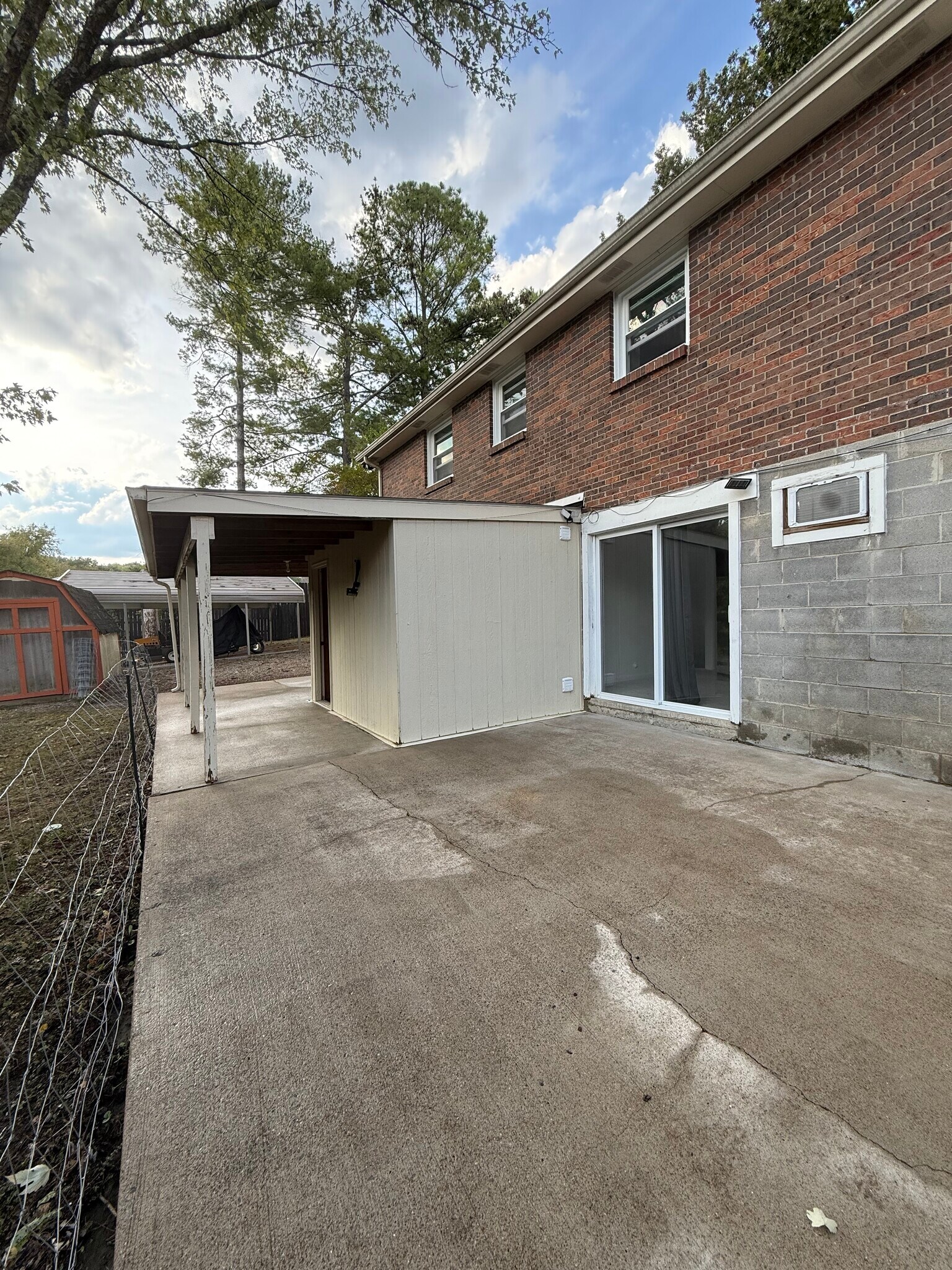 Building Photo - 214 Rosehill Dr