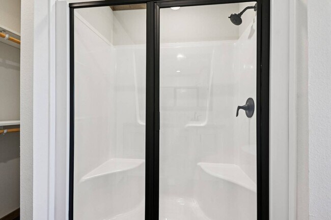 Building Photo - 1610 Fox Dr