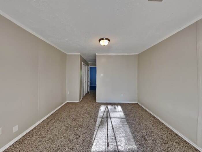 Building Photo - 2123 Raspberry Ln