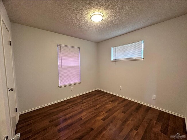 Building Photo - 18 Kennedy Ave