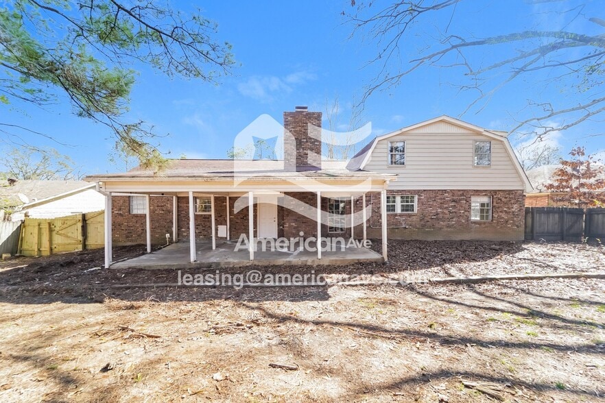 Building Photo - 1217 Foxhill Dr