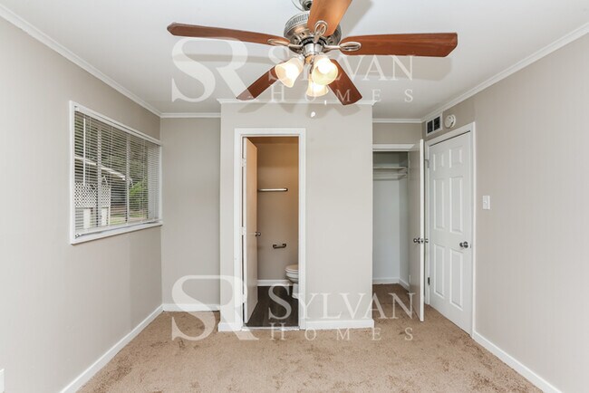 Building Photo - Carve Out a Great Life Here!