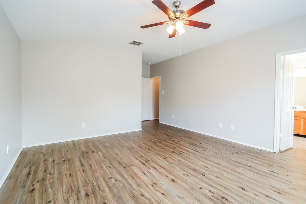 Building Photo - 302 Glencarry Trail