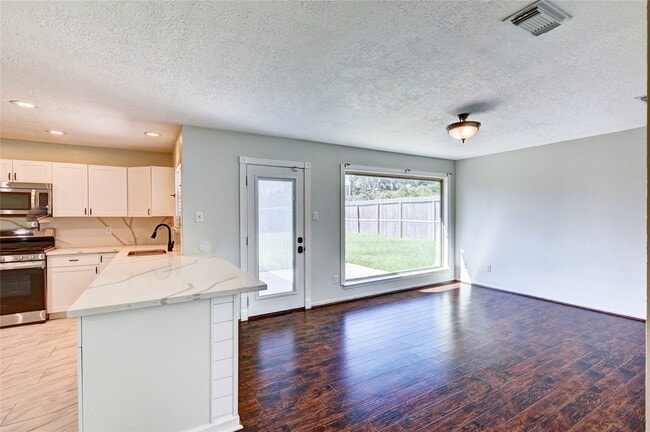 Building Photo - 5103 Temple Bell Dr