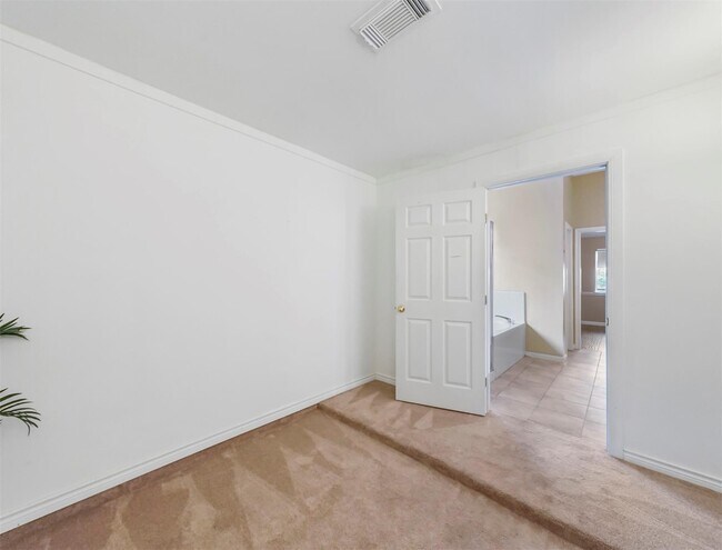 Building Photo - 5219 Bay Pines Dr