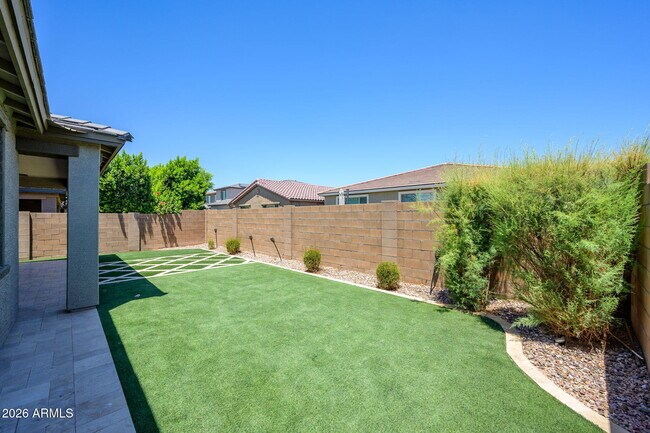 Building Photo - 11574 W Levi Dr