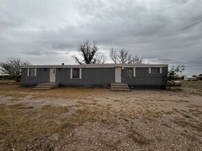 Building Photo - Two Bedroom, two bath manufactured home