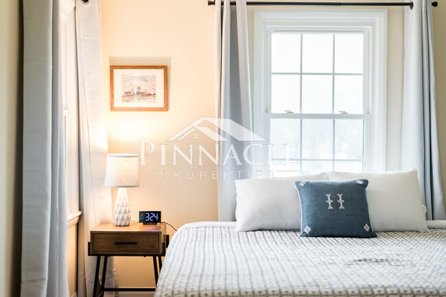 Bedroom 1 - 126 Tomahawk Industrial Park