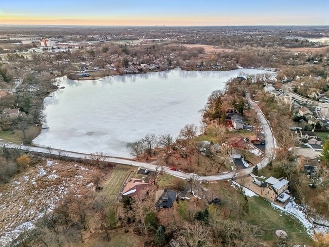 Building Photo - 23460 W N Lakewood Ln