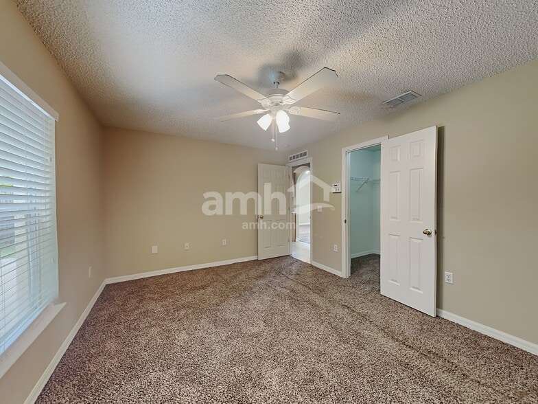 Building Photo - 13727 Gentle Woods Ave