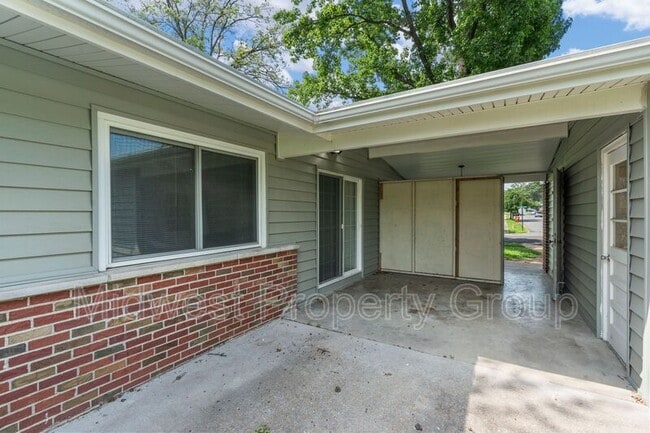 Building Photo - 3110 N Waterford Dr