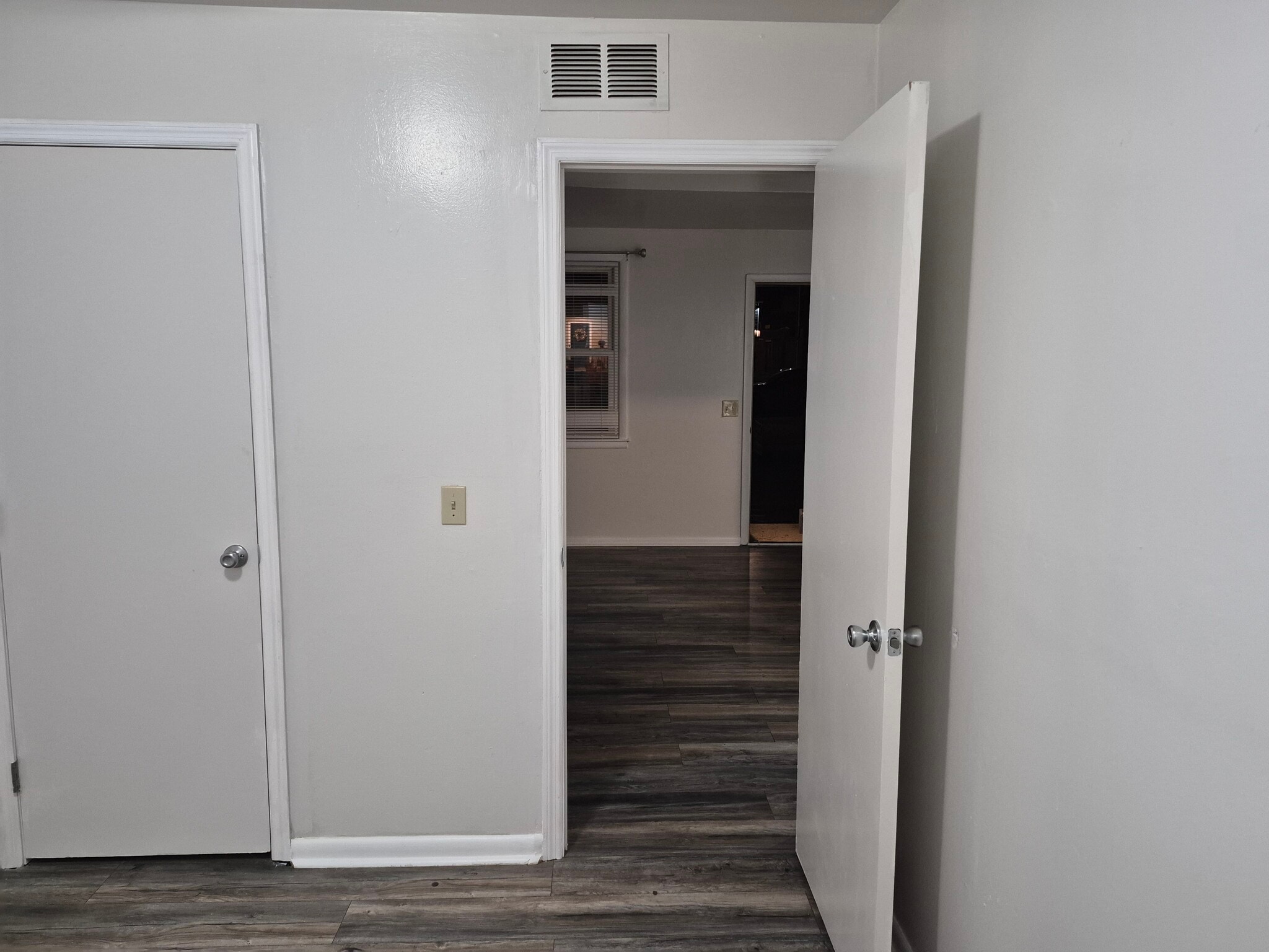 Building Photo - 1717 24th Ave N