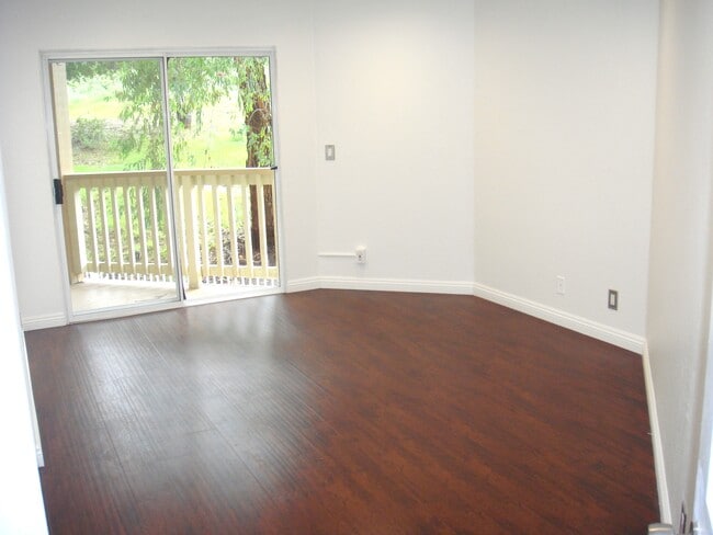 Building Photo - 5837 Oak Bend Ln