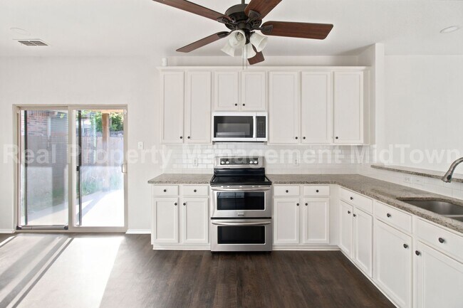 Building Photo - 12620 Summerwood Dr