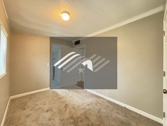 Building Photo - 4205 Riverview Ave