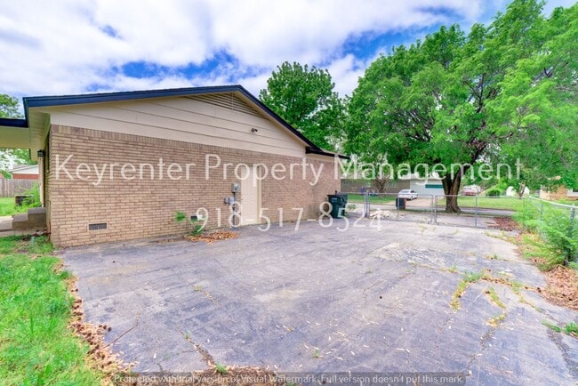 Building Photo - Recently Renovated 3 Bed 2 Bath in Collinsville!