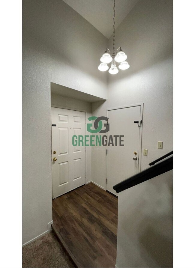 Building Photo - 3517 Woodglen Dr