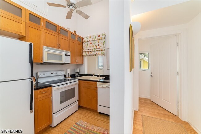 Building Photo - 883 Galleon Dr
