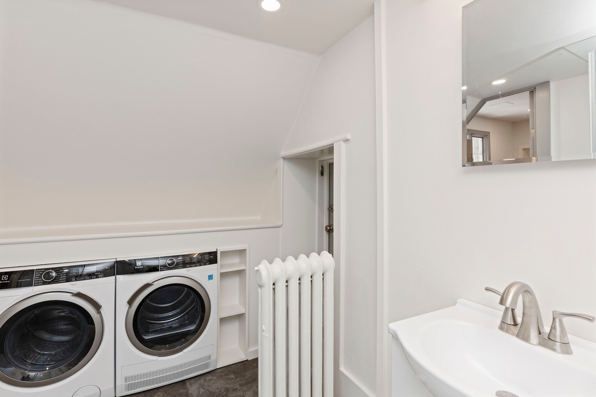 Building Photo - 75 W Ashland St