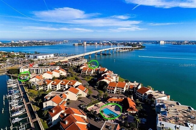 Primary Photo - 106 1st St E