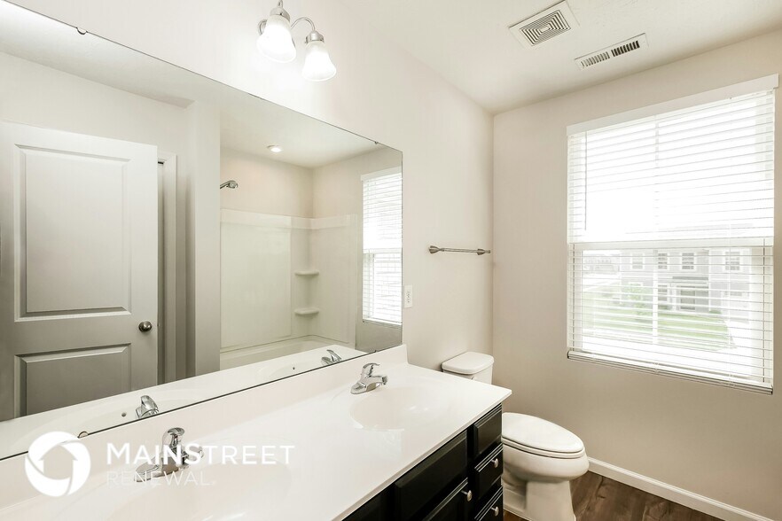 Building Photo - 13823 N Cardonia Dr