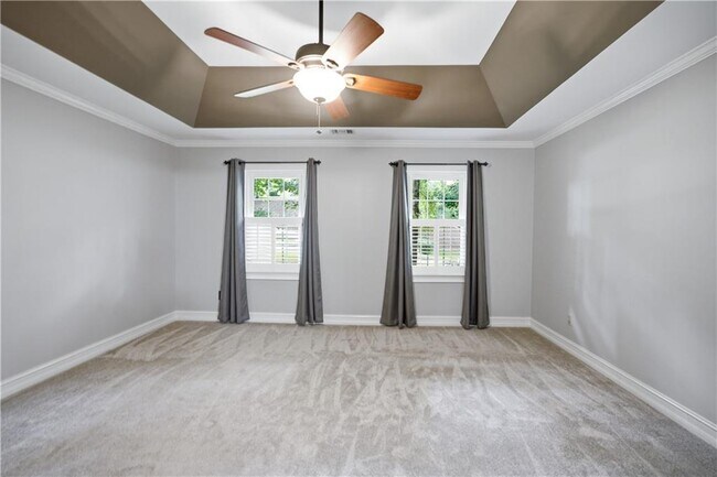 Building Photo - 5525 Hampstead Way
