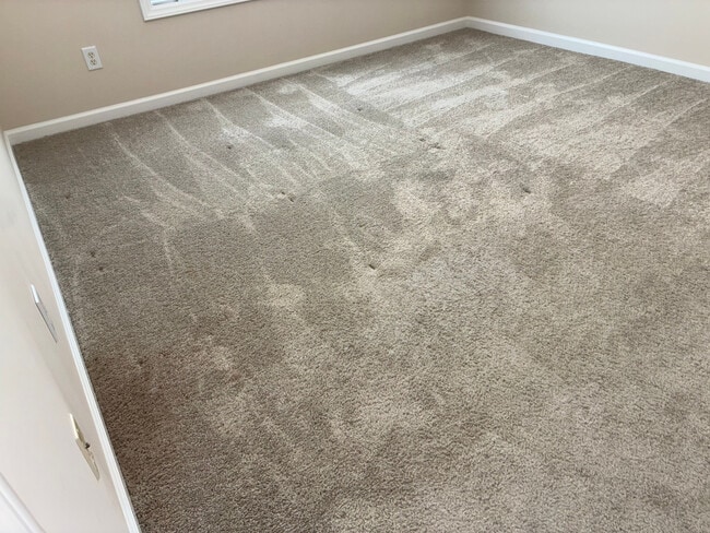 Building Photo - Room in Condo on Claret Ln