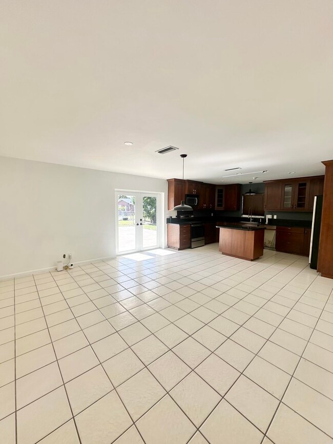 Building Photo - 2030 Bonnie St