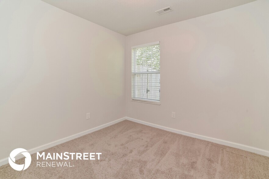Building Photo - 5051 Cattail Ln