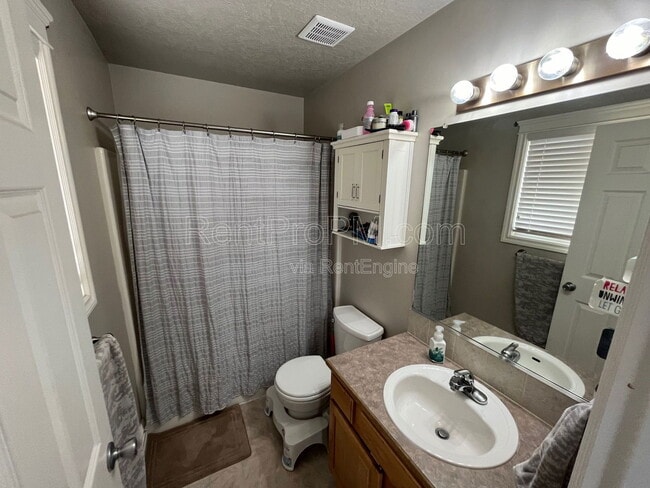 Building Photo - 4015 Berwick Ln