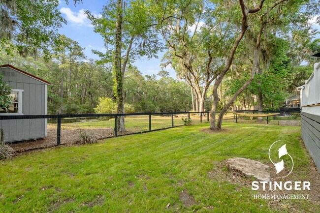 Building Photo - 40 Canopy Ln