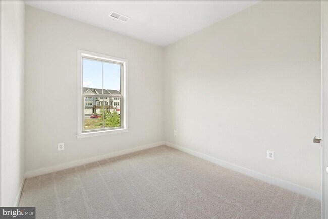 Building Photo - 10132 Lake Linganore Blvd