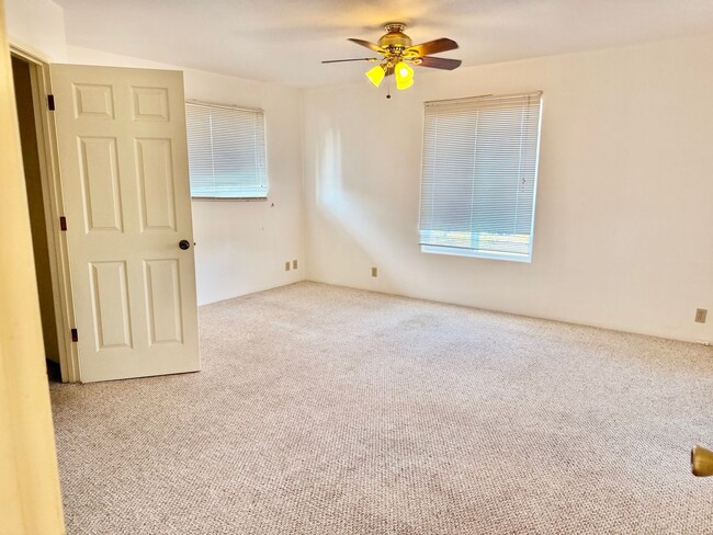 Building Photo - Charming and Furnished 2-Bedroom Rental Ho...