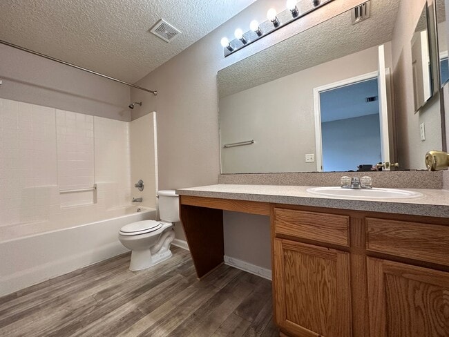 Building Photo - Rideout Hideaway - Three Bedroom