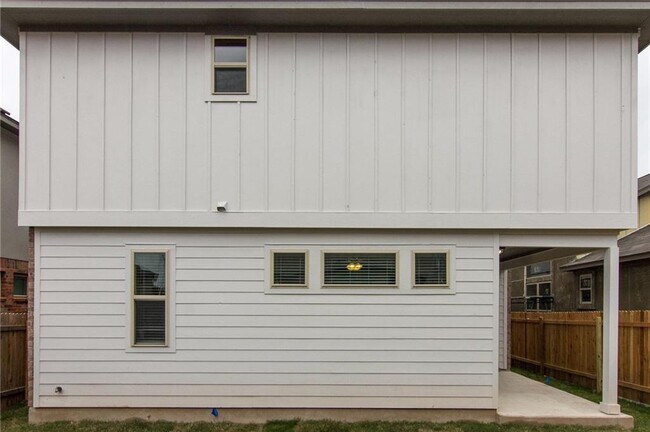 Building Photo - 3240 E Whitestone Blvd