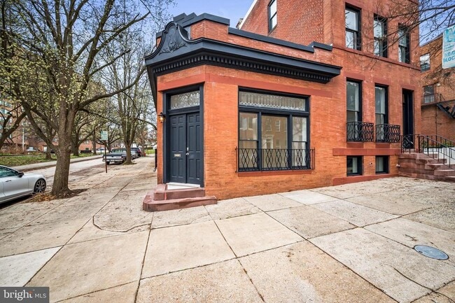 Building Photo - 1200 Bolton St