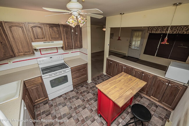 Building Photo - 118 Amberly Dr
