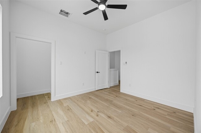 Building Photo - 9019 Comal St