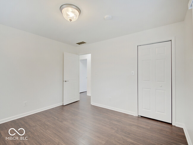 Building Photo - 1035 Helen Dr