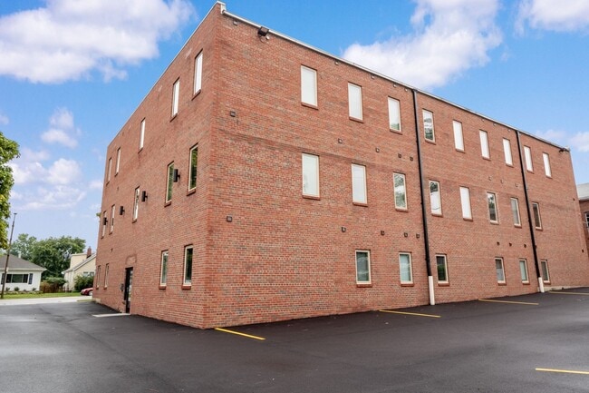 Building Photo - Quince, Fünfzehn, Fifteen!