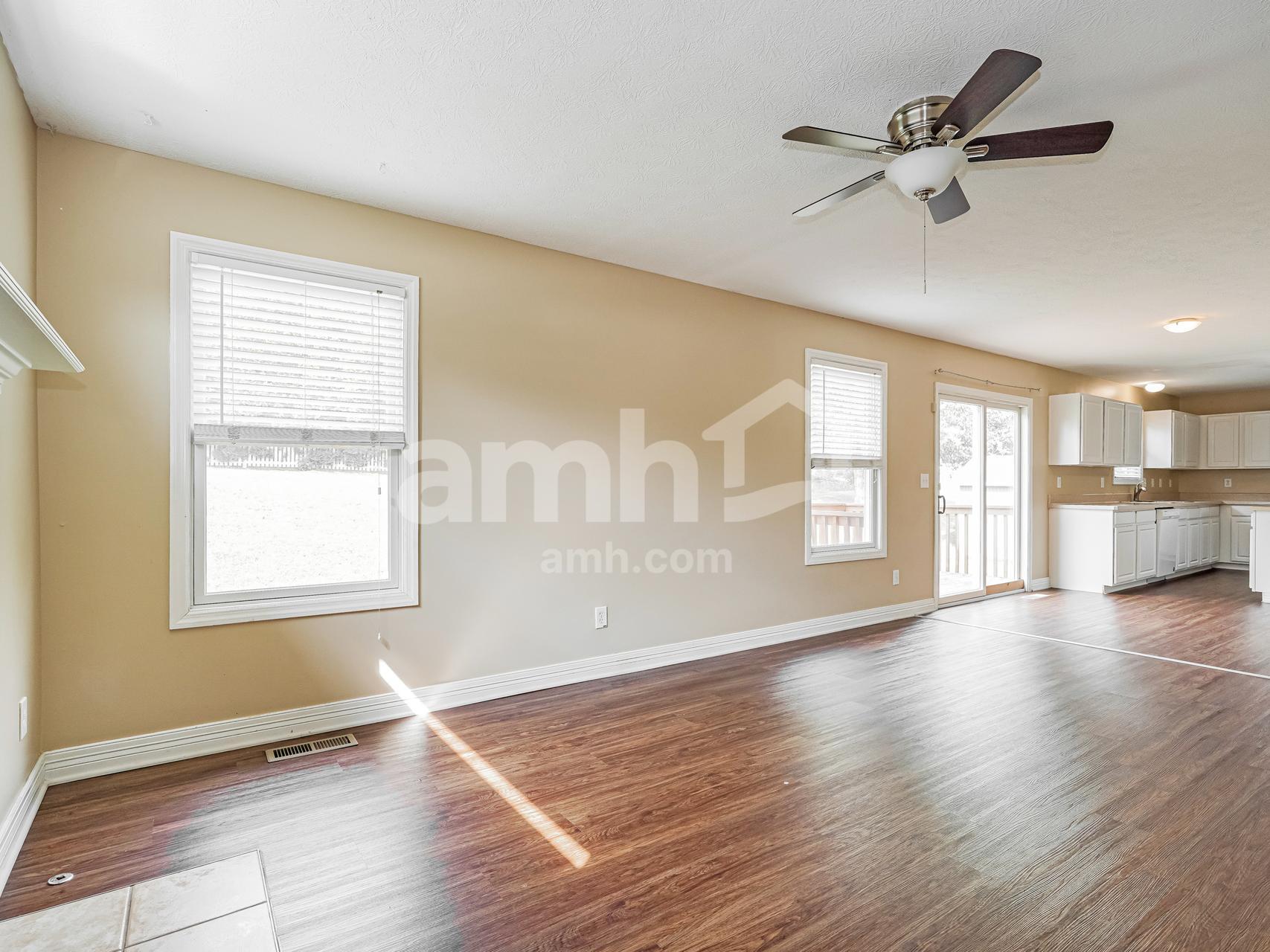 Building Photo - 1739 Autumn Dr