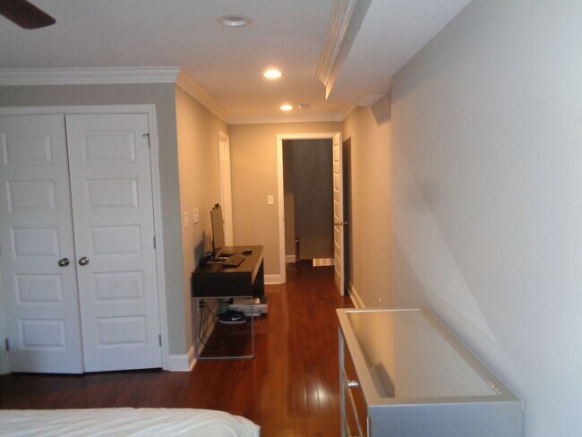 Building Photo - 2614 Fleet St