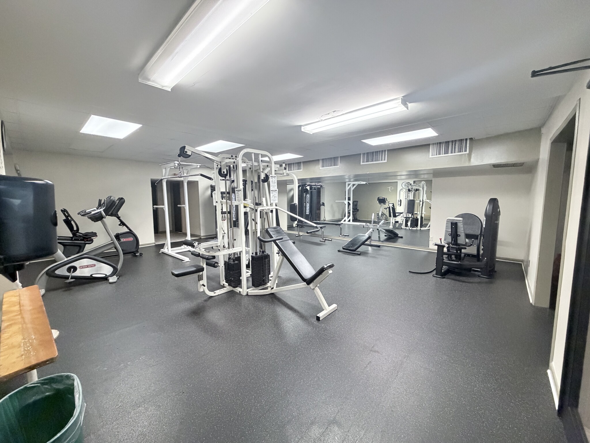 Building Photo - 3100 S Manchester St