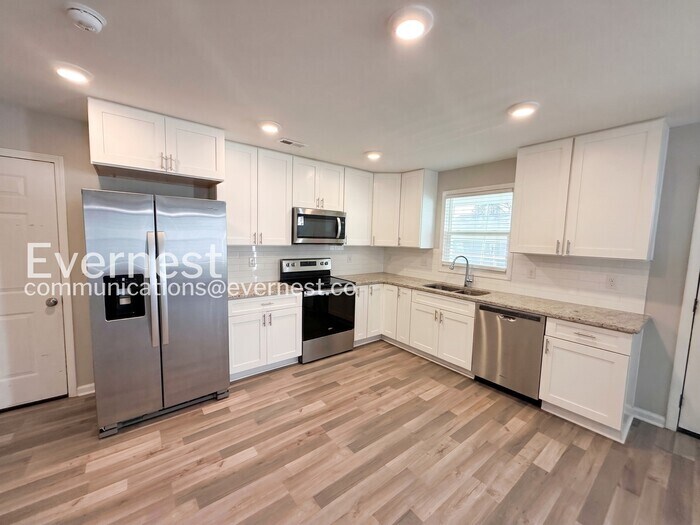 Building Photo - 5909 3rd Ave S