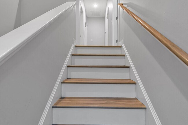 Building Photo - 707 Riva Ridge Rd