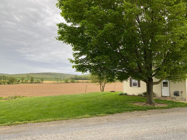 Building Photo - Coming soon! 4 Bedroom Farmhouse for Rent in Shippensburg