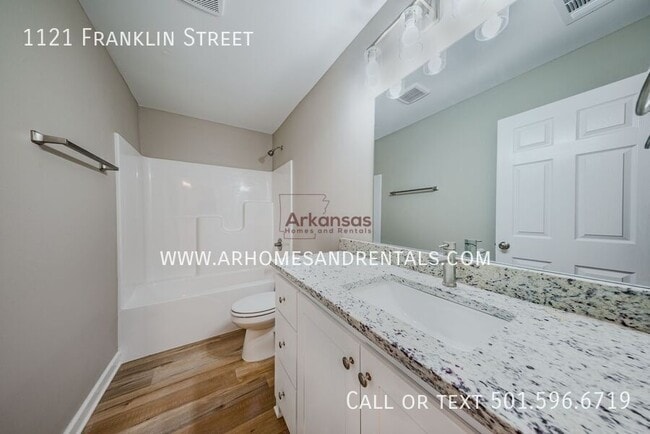 Building Photo - 1121 Franklin St