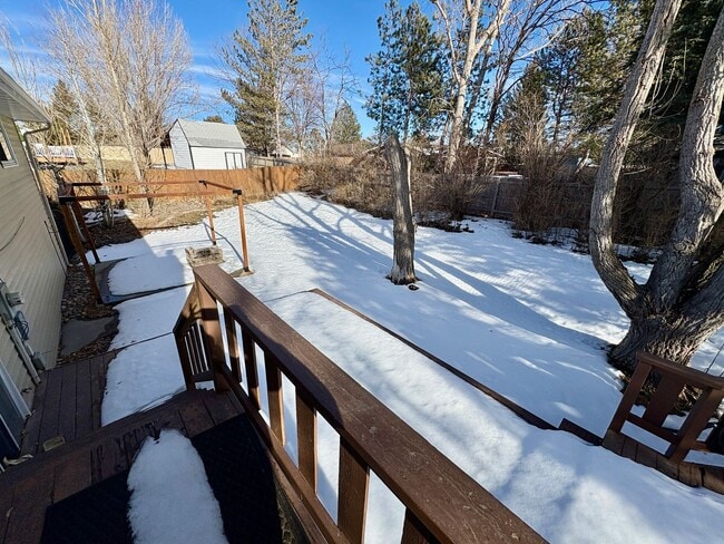 Building Photo - Large 3 bedroom house in the Heights! (Items will be removed)