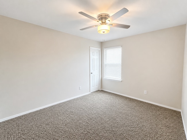 Building Photo - Available for Move-In July 1st